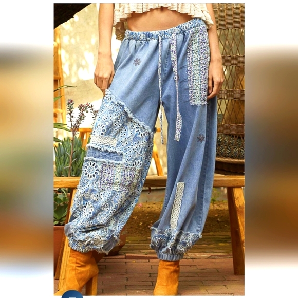 POL Floral Print Patchwork Twill Jogger Pants - Picture 1 of 9